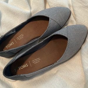 NWT grey mixed media Toms